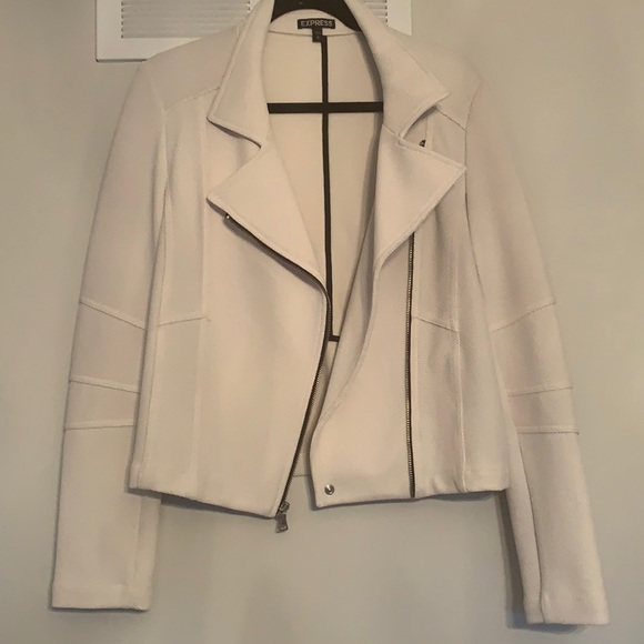 Blazer - Picture 2 of 8